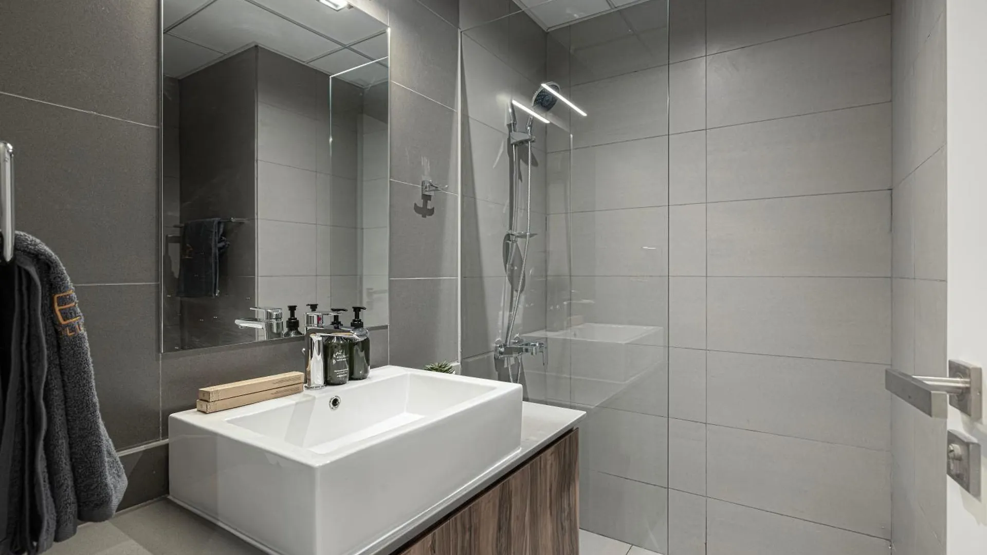1Br Aesthetic Home By Blue Cloud Holidays Sardzsa 0*,